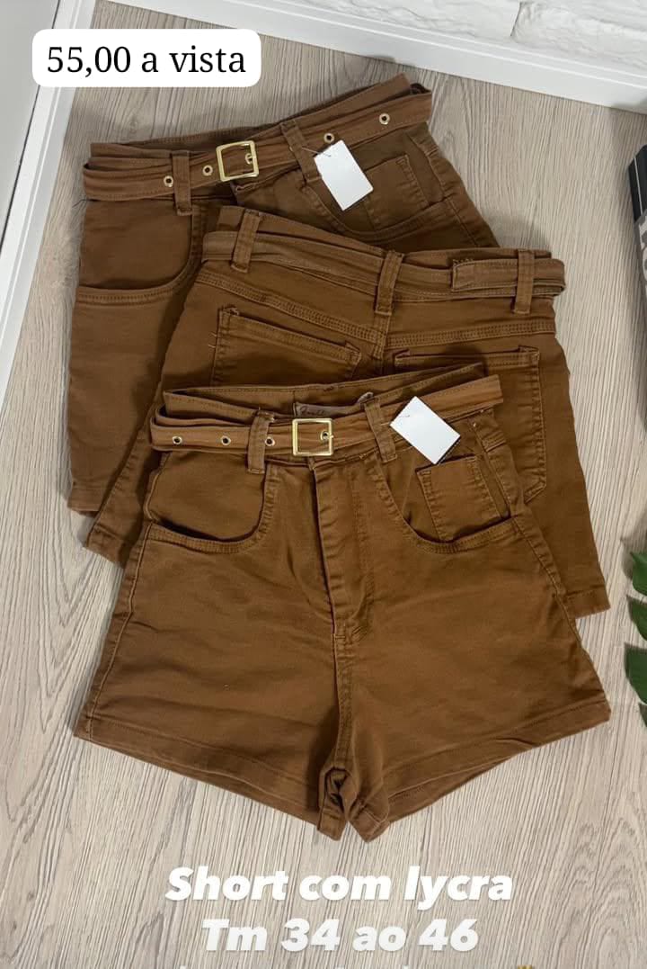 short jeans com cinto marrom